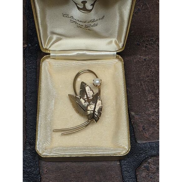 VTG Velvet Case Cultured Pearl Fine Gold Finish Leaf Brooch - Picture 2 of 3